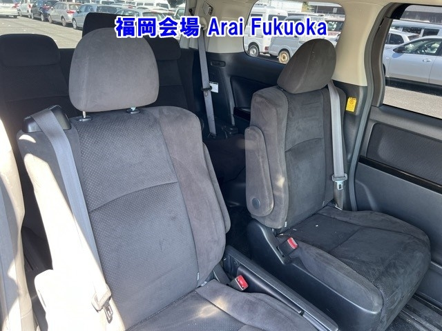 TOYOTA ALPHARD 2011
