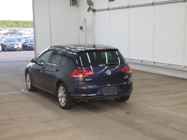 VOLKSWAGEN GOLF 2016