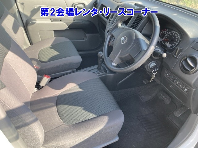 NISSAN AD 2019