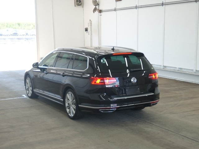 VOLKSWAGEN PASSAT VARIANT 2018