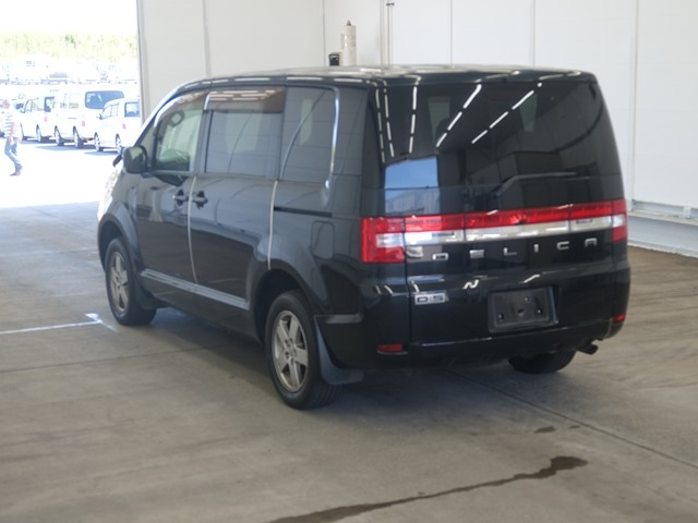 MITSUBISHI DELICA D5 2008