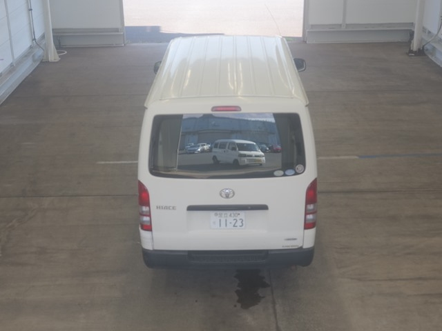TOYOTA HIACE VAN 2011