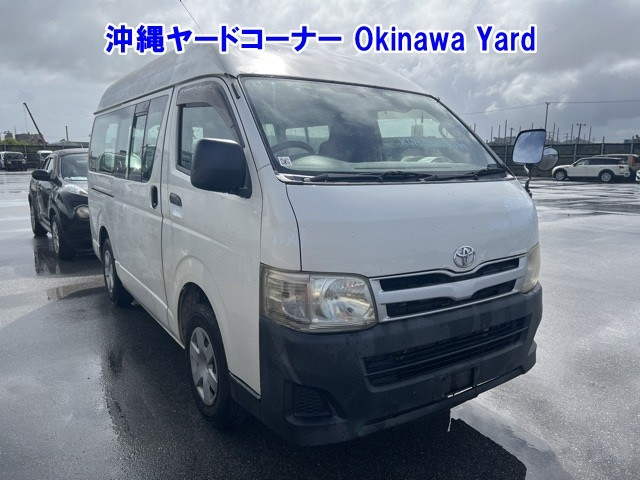TOYOTA HIACE VAN 2011