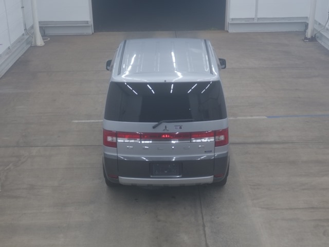 MITSUBISHI DELICA D5 2013