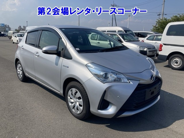 TOYOTA VITZ 2019