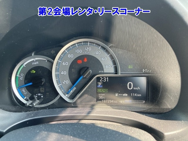 TOYOTA VITZ 2019