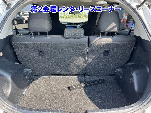 TOYOTA VITZ 2019