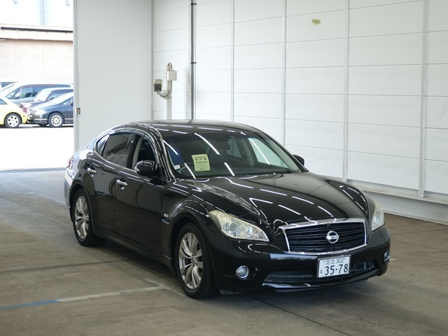 NISSAN FUGA 2013