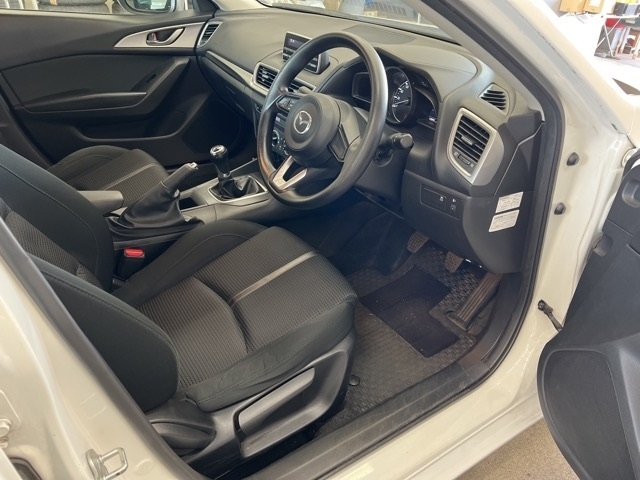 MAZDA AXELA 2019