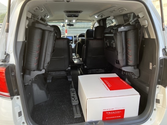 TOYOTA ALPHARD 2011