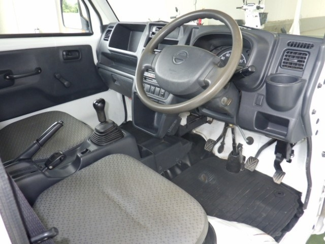 NISSAN CLIPPER TRUCK 2017