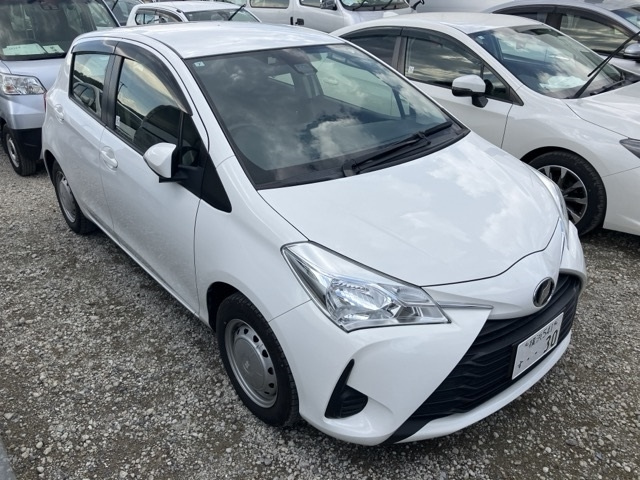 TOYOTA VITZ 2017