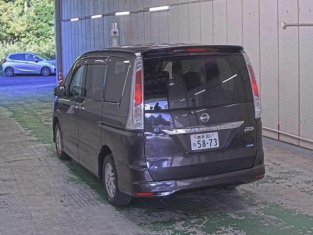 NISSAN SERENA 2011