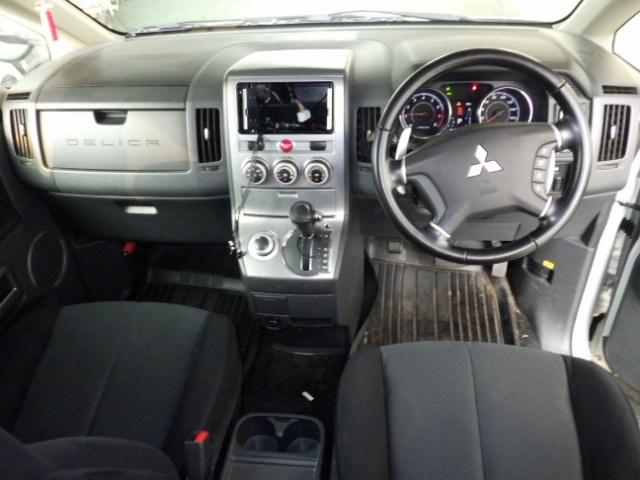 MITSUBISHI DELICA D5 2012