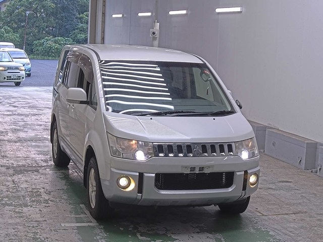 MITSUBISHI DELICA D5 2012