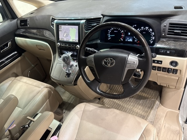 TOYOTA ALPHARD 2012