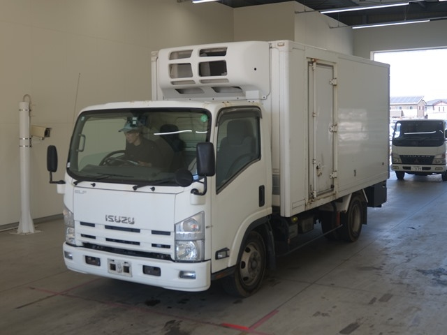 ISUZU ELF 2009