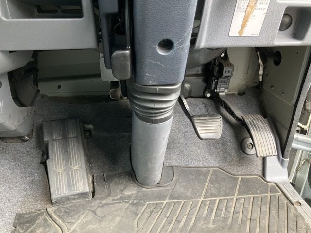 MITSUBISHI CANTER 2011