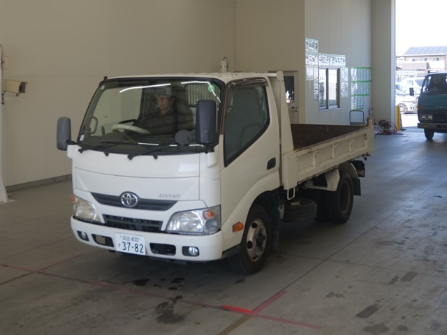 TOYOTA DYNA 2011