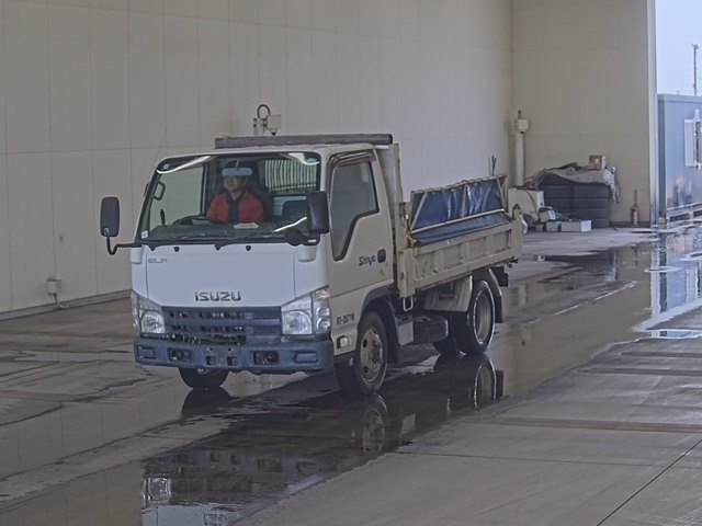 ISUZU ELF 2010