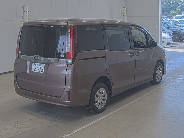 TOYOTA NOAH 2015