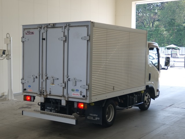 ISUZU ELF 2011