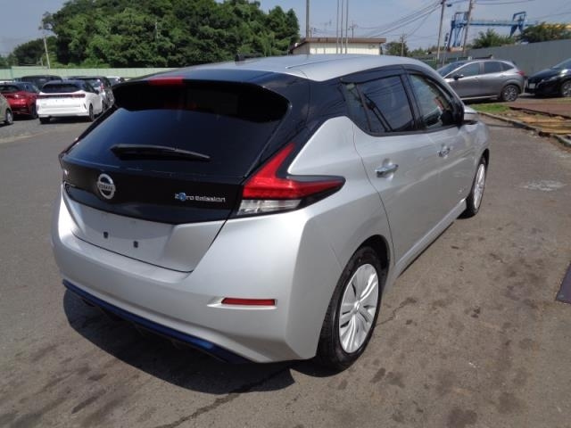 NISSAN LEAF 2018