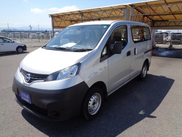 NISSAN NV200 2020