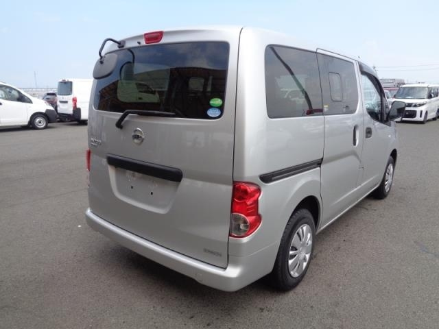 NISSAN NV200 2020