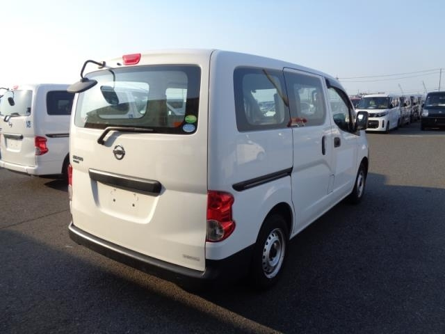 NISSAN NV200 2020