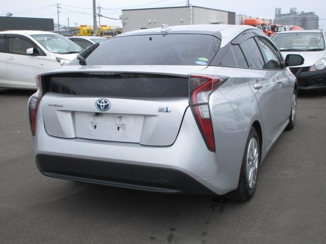 TOYOTA PRIUS 2018