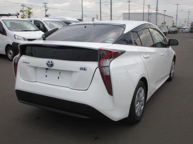 TOYOTA PRIUS 2018