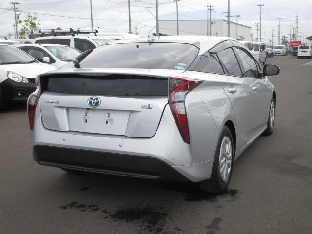 TOYOTA PRIUS 2018