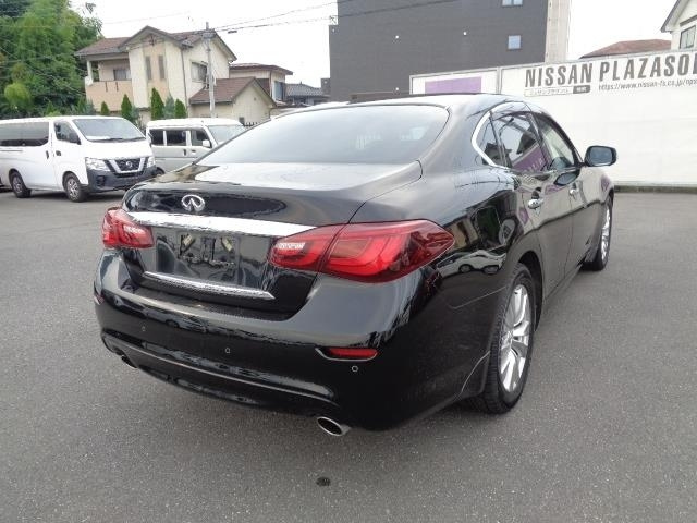 NISSAN FUGA 2018