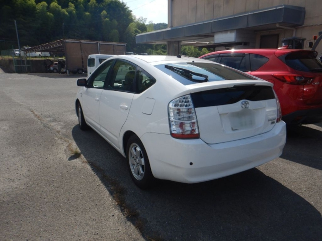 TOYOTA PRIUS 2011