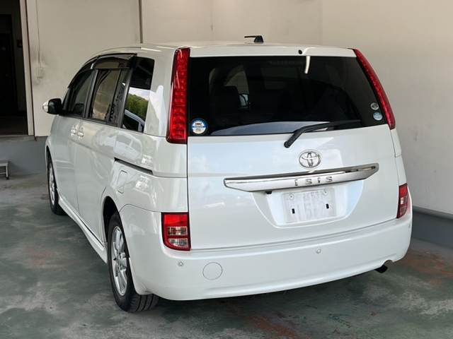 TOYOTA ISIS 2008