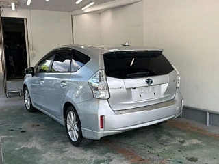 TOYOTA PRIUS ALPHA 2012