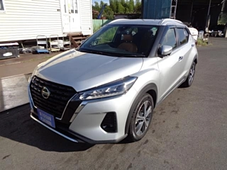 NISSAN KIX 2020