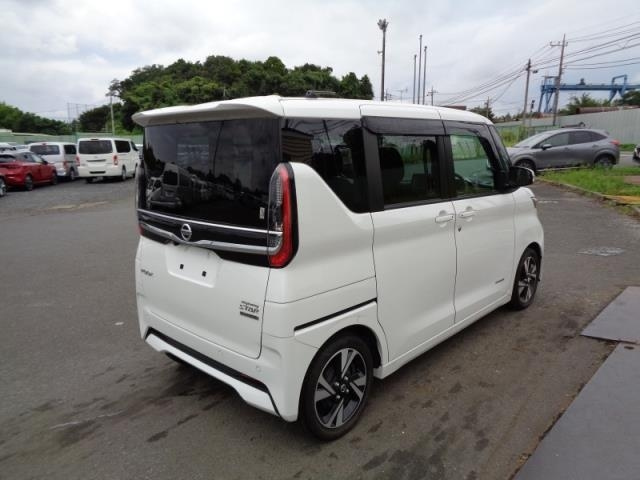 NISSAN ROOX 2023