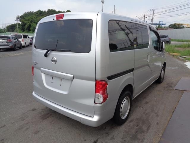 NISSAN NV200 2020