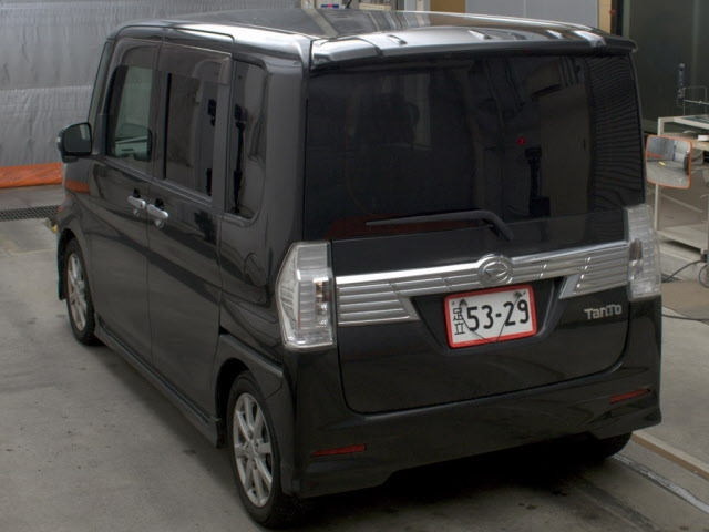 DAIHATSU TANTO 2016