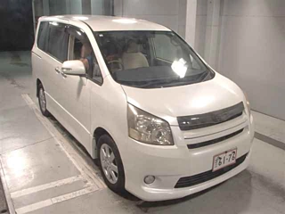 TOYOTA NOAH 2008