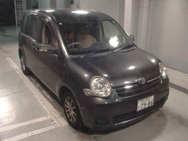 TOYOTA SIENTA 2013
