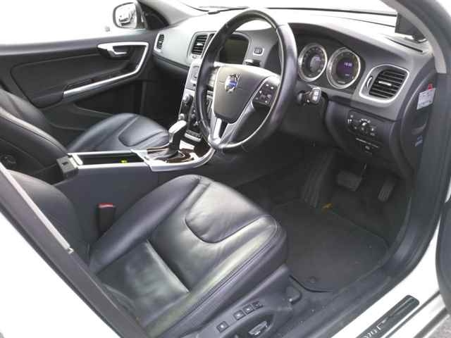 VOLVO V60 2012