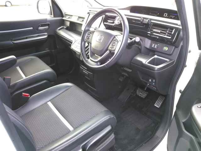 HONDA STEP WAGON 2016