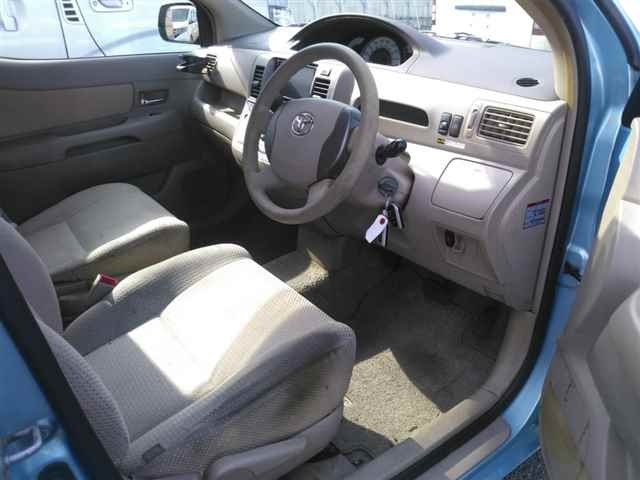 TOYOTA RAUM 2008