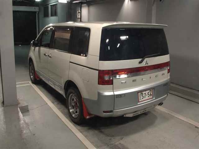 MITSUBISHI DELICA D5 2009