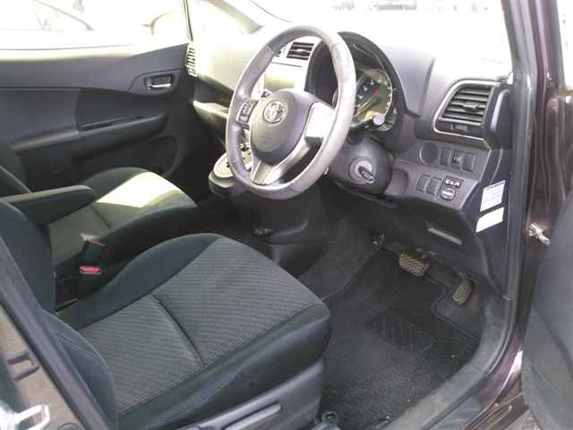 TOYOTA RACTIS 2013