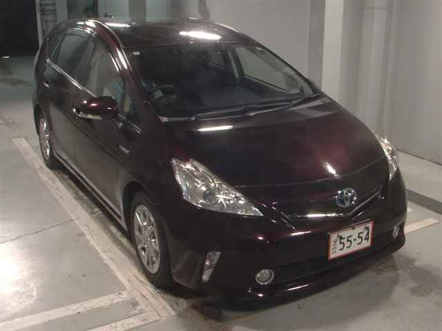 TOYOTA PRIUS ALPHA 2014