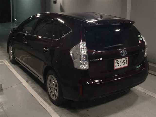 TOYOTA PRIUS ALPHA 2014